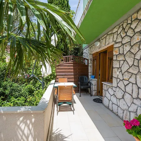Mediterranes Nur 70 Meter Zum Mit Meerblick, Parkplatz, Grill Appartement Crikvenica