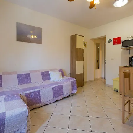 Mediterranes Nur 70 Meter Zum Mit Meerblick, Parkplatz, Grill Appartement *
