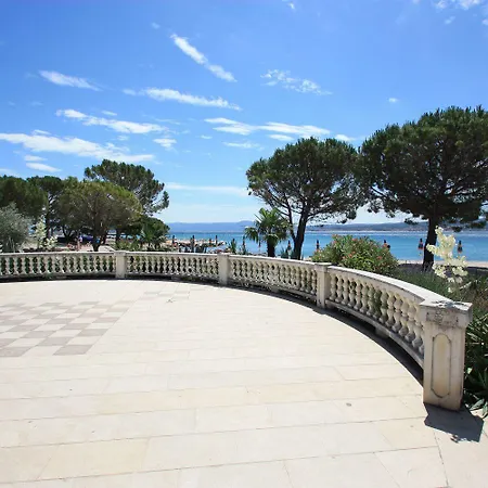 Mediterranes Nur 70 Meter Zum Mit Meerblick, Parkplatz, Grill Apartman