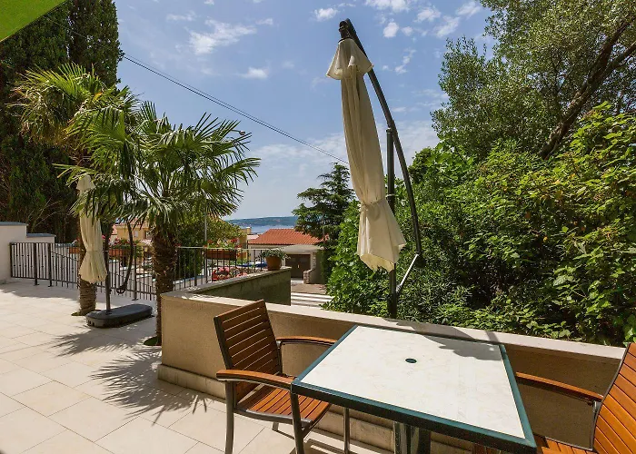 Appartement Mediterranes Nur 70 Meter Zum Mit Meerblick, Parkplatz, Grill Crikvenica